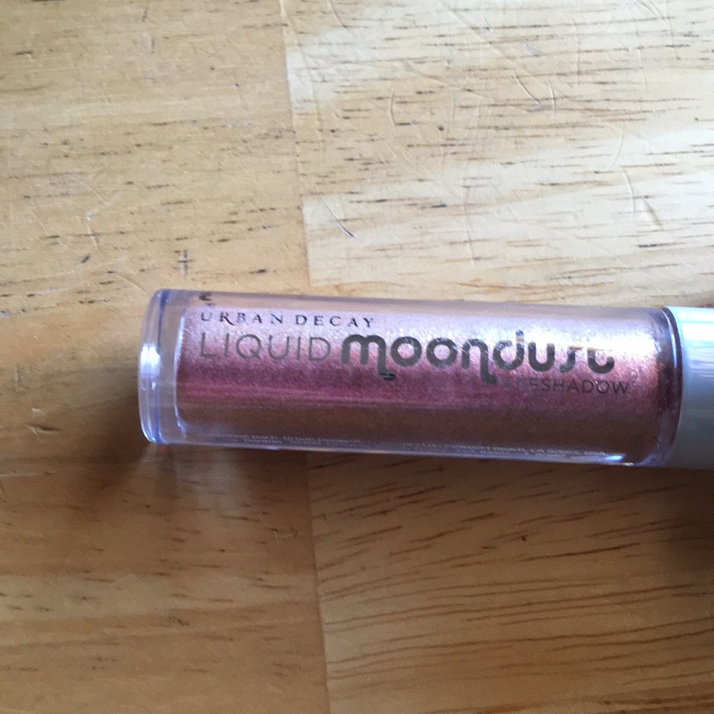 Urban Decay Liquid Moondust Eyeshadow in Recharged